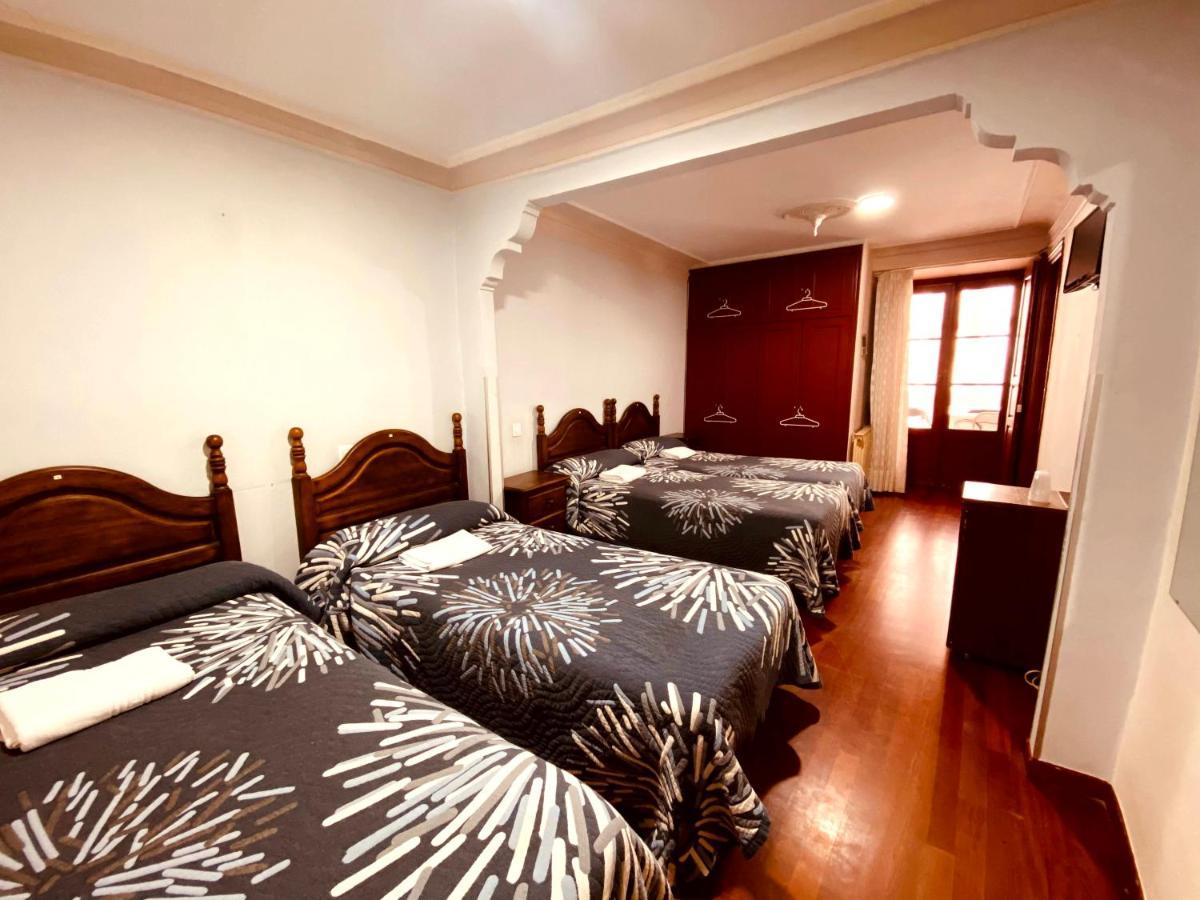 La Pension Del Camino บูร์โกส ภายนอก รูปภาพ